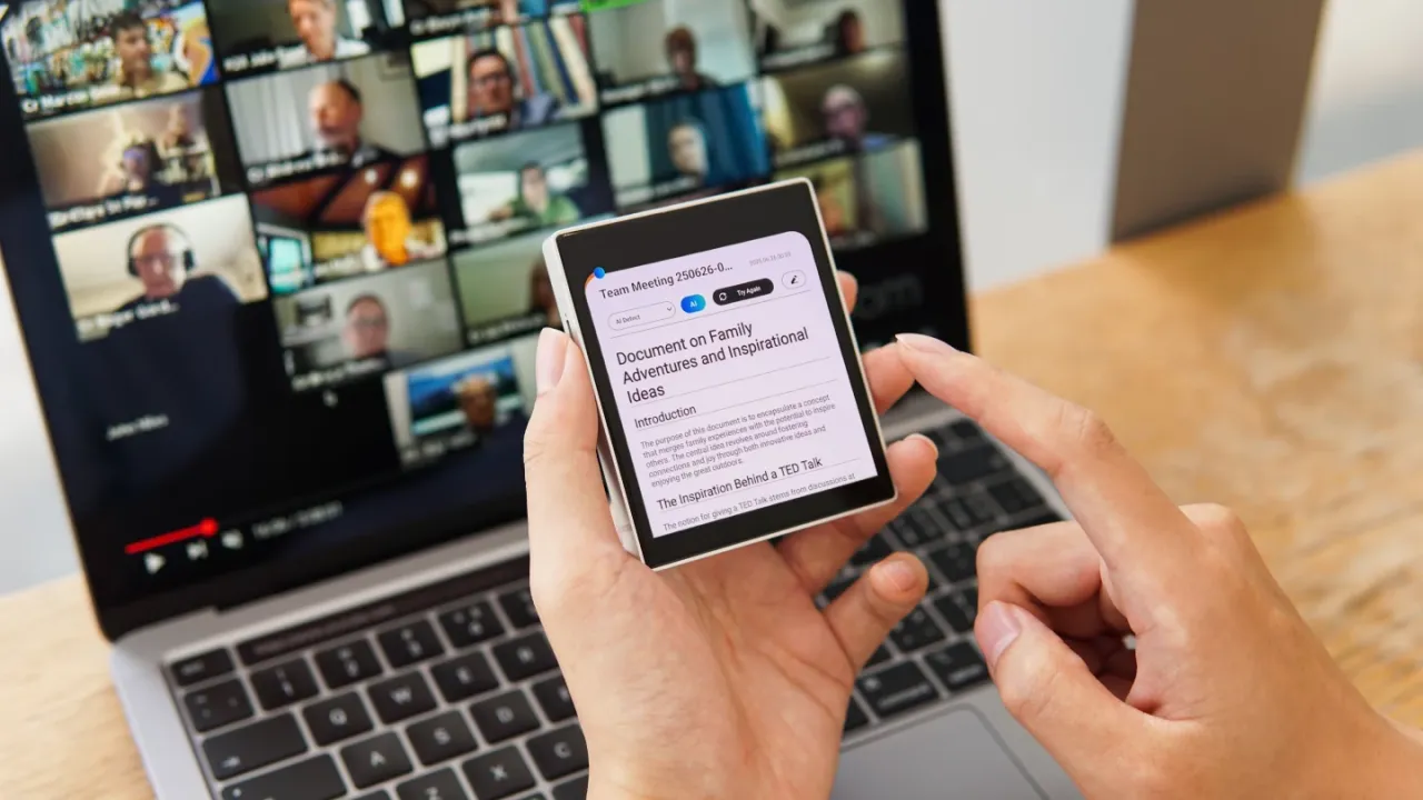 Ikko’s Card-Sized AI Smartphone Debuts on Kickstarter