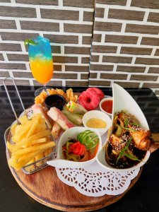 Smiley Hangout Offers Daily Specials To Compliment Your Day